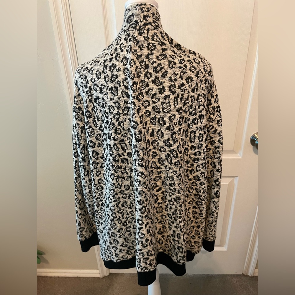 Jones New York Black and Cream Leopard-Print Cardigan - Picture 5 of 9
